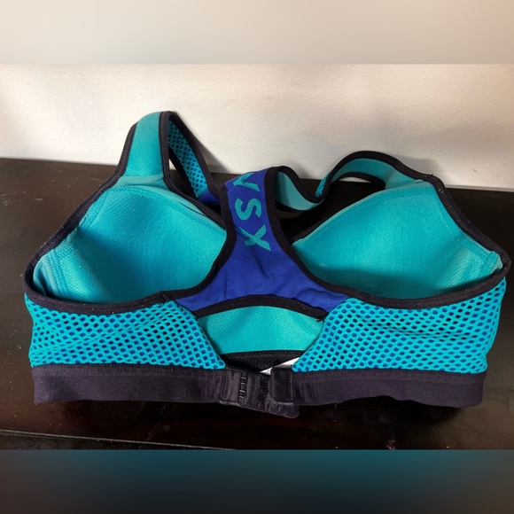 Victoria secret blue SPORTS BRA in 34 B like new - Picture 4 of 4